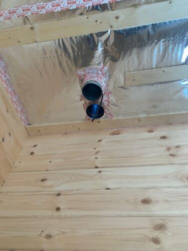 Монтаж вентиляционной шахты в деревянном доме из бруса